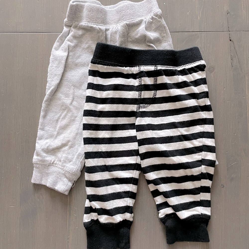 4/$15🌸 2 pairs boys’ pants